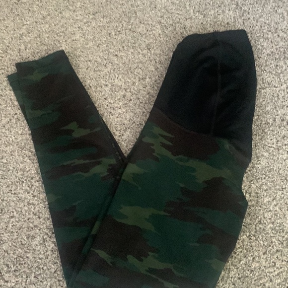 Ingrid&aIsabel maternity leggings size small - Picture 7 of 10